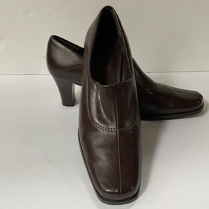 NWOT | Impo - Brown Stretch square toe pumps sz6.5